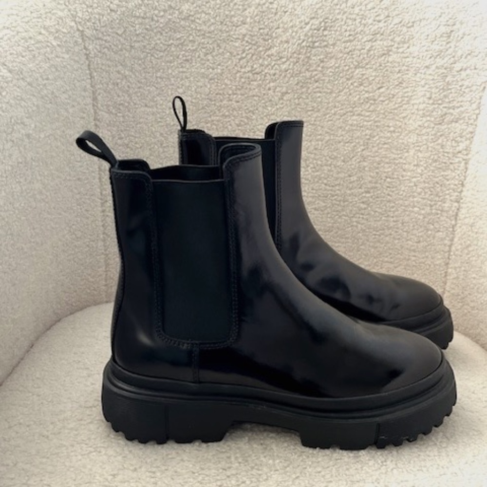Hogan Patent- Leather Chelsea Boots